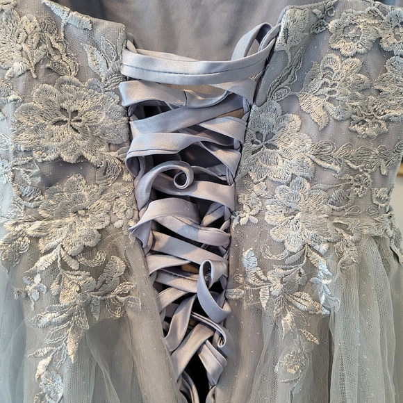 Beautiful Silver Lace Tulle Party Dress Girls Size 5 - Picture 3 of 5